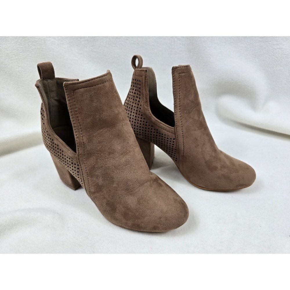 Yoki Faith Size 9 Brown Perforated Suede Ankle Bootie Block Heel